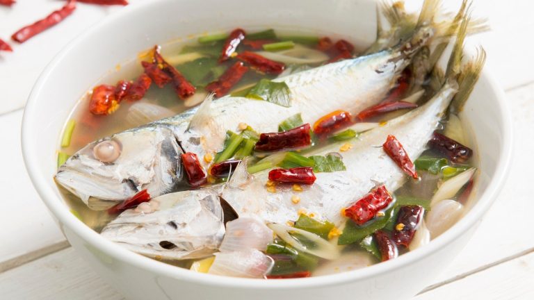 อาหารไทยรสเด็ดกับเมนู ต้มยำปลาทู